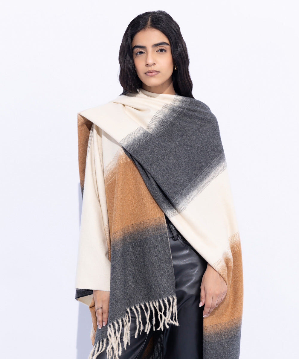 Woman - White Cape Shawl