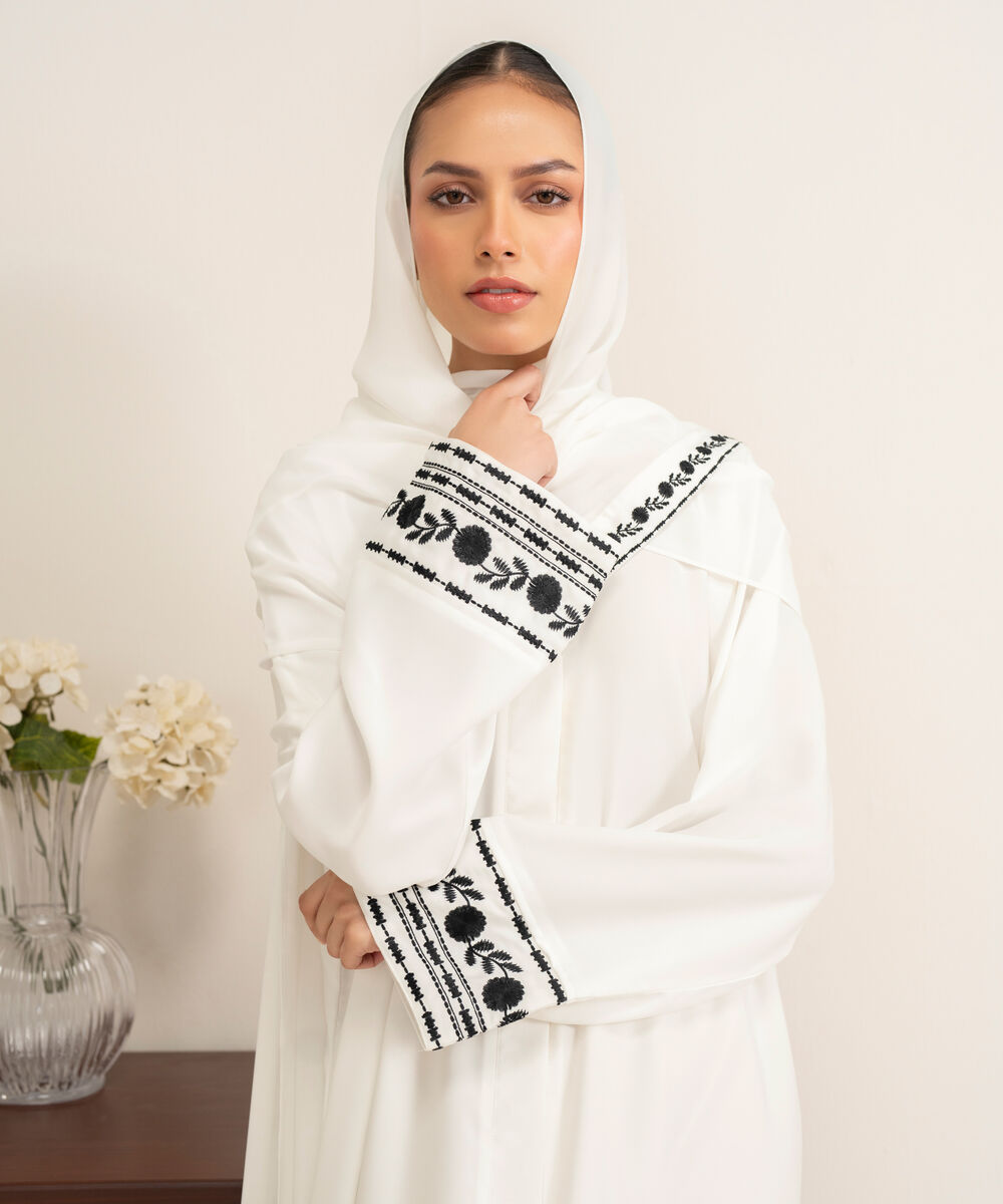 Women's White Color Block Embroiderd Abbaya Set
