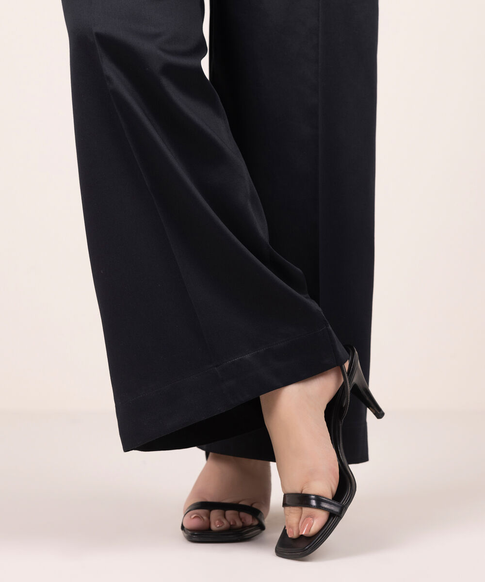 Women's RTW Cambric Solid Black Culottes