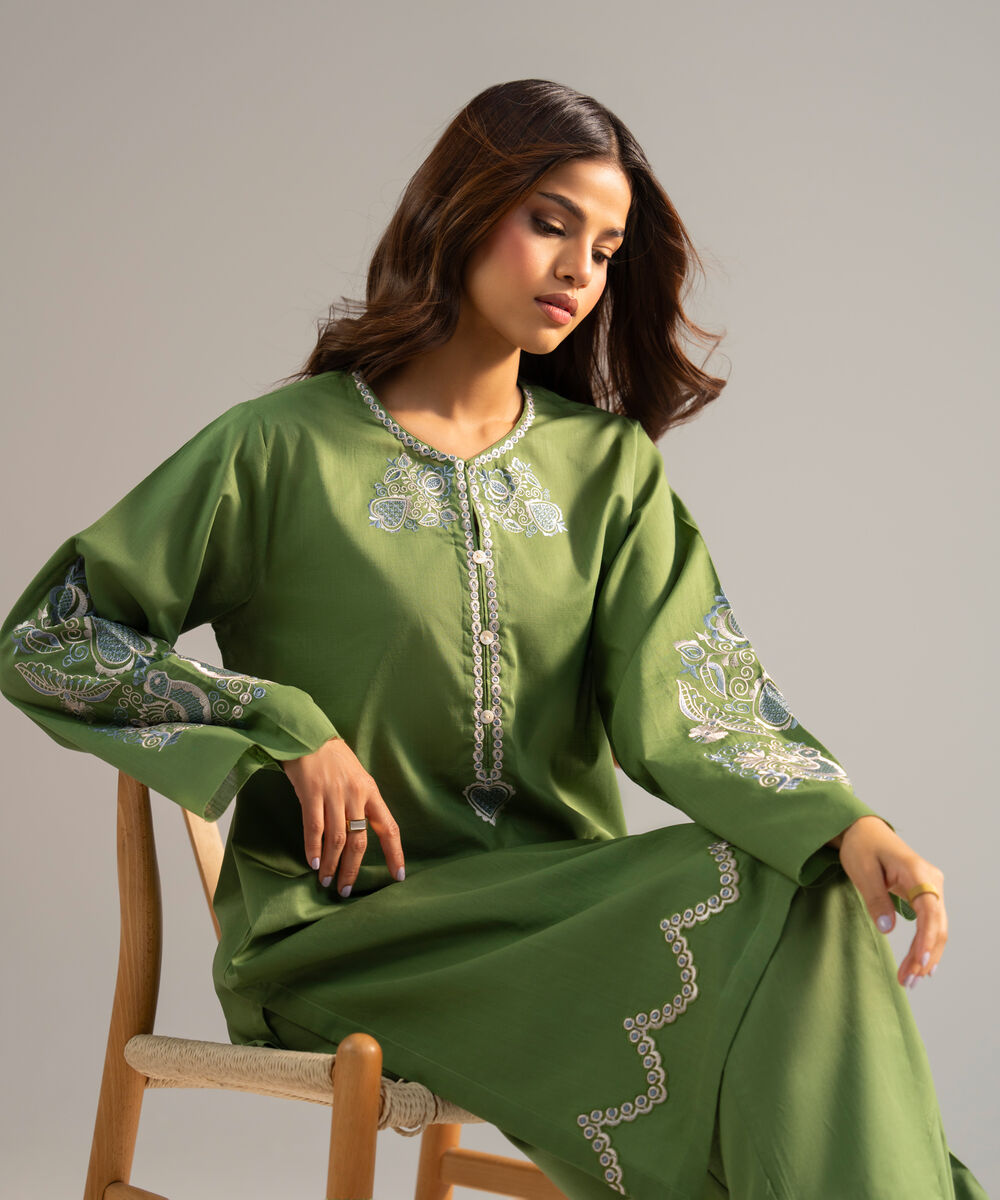 Women's RTW Crosshatch Embroidered Green Straight Shirt