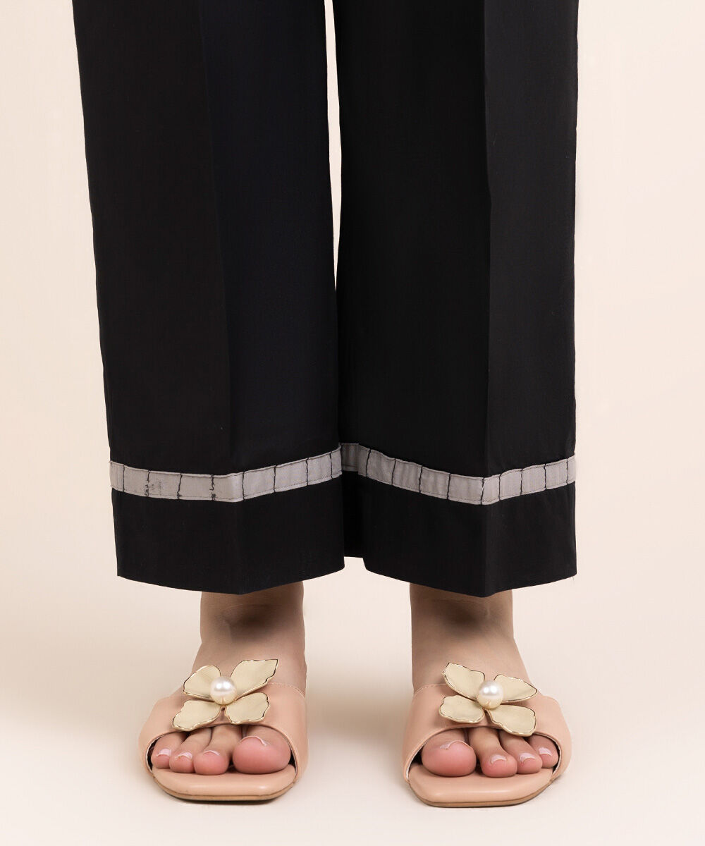 Woman - Black Solid Cambric Straight Pants