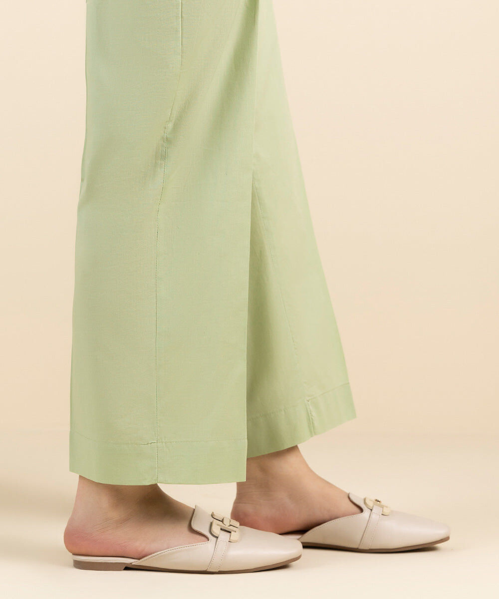 Woman - Green Solid Cambric Straight Pants