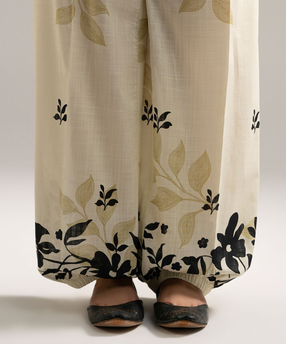 Women's RTW Cross Hatch Printed Off White Balloon Pants