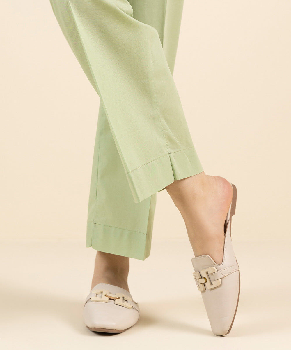 Woman - Green Solid Cambric Straight Pants
