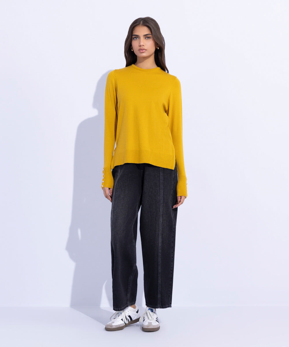 Woman - Yellow Lightweight Sweater with Gold Buttons