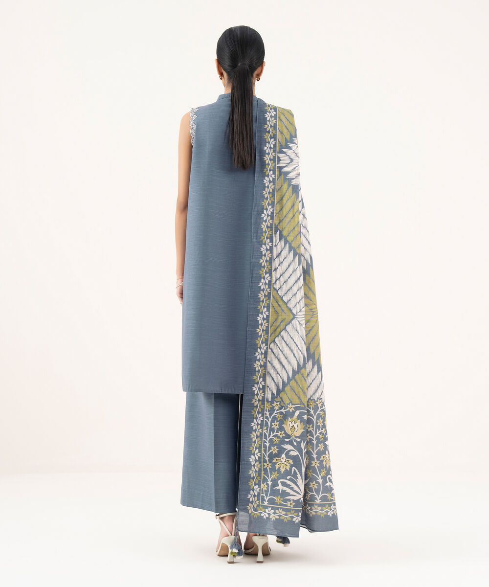 Women's Unstitched Light Khaddar Embroidered Grey 3 Piece Suit