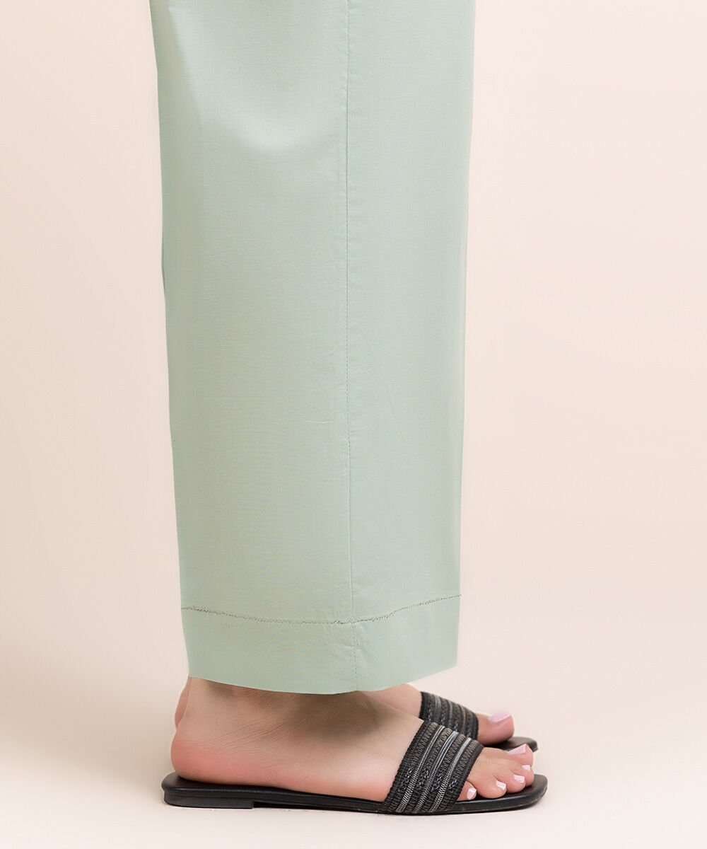 Woman - Green Solid Cambric Straight Pants