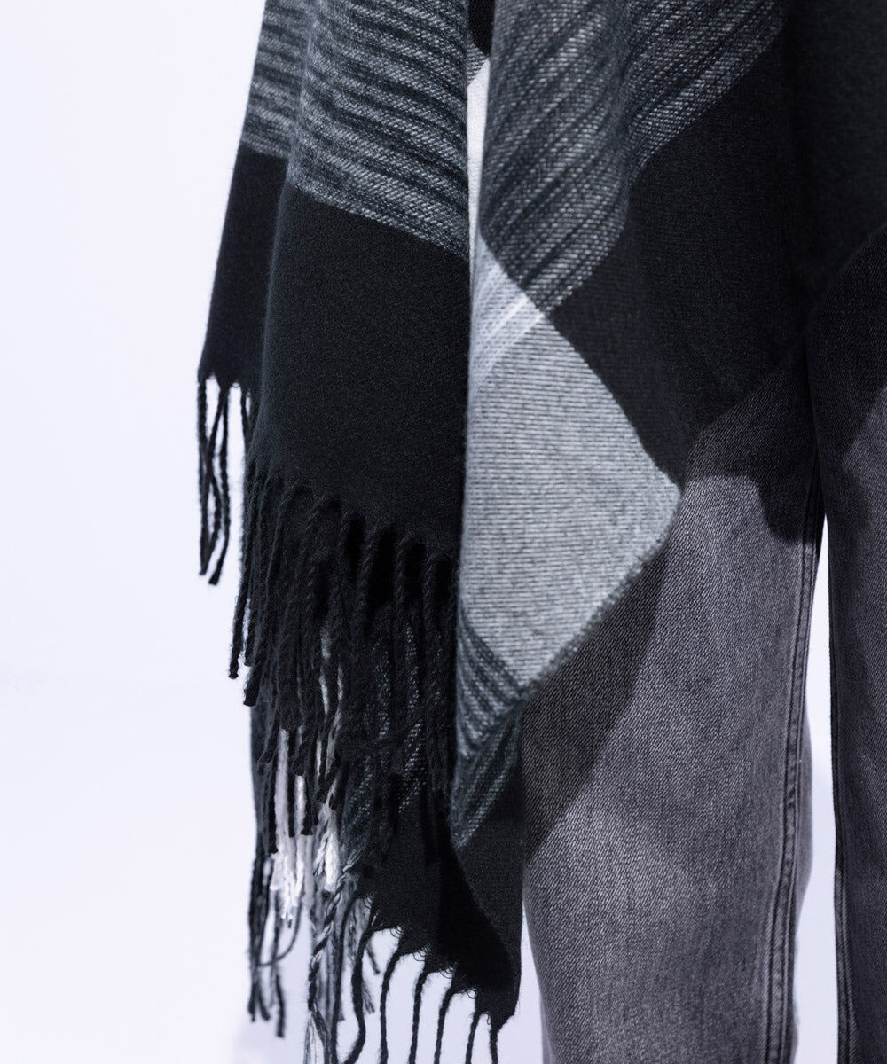 Woman - Black Cape Shawl