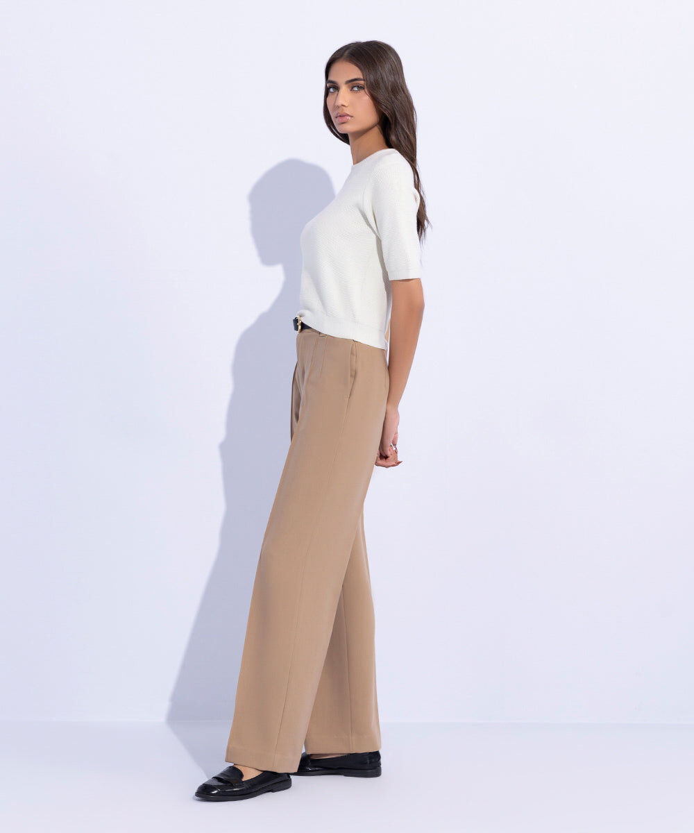 Woman - White Short Sleeve Sweater