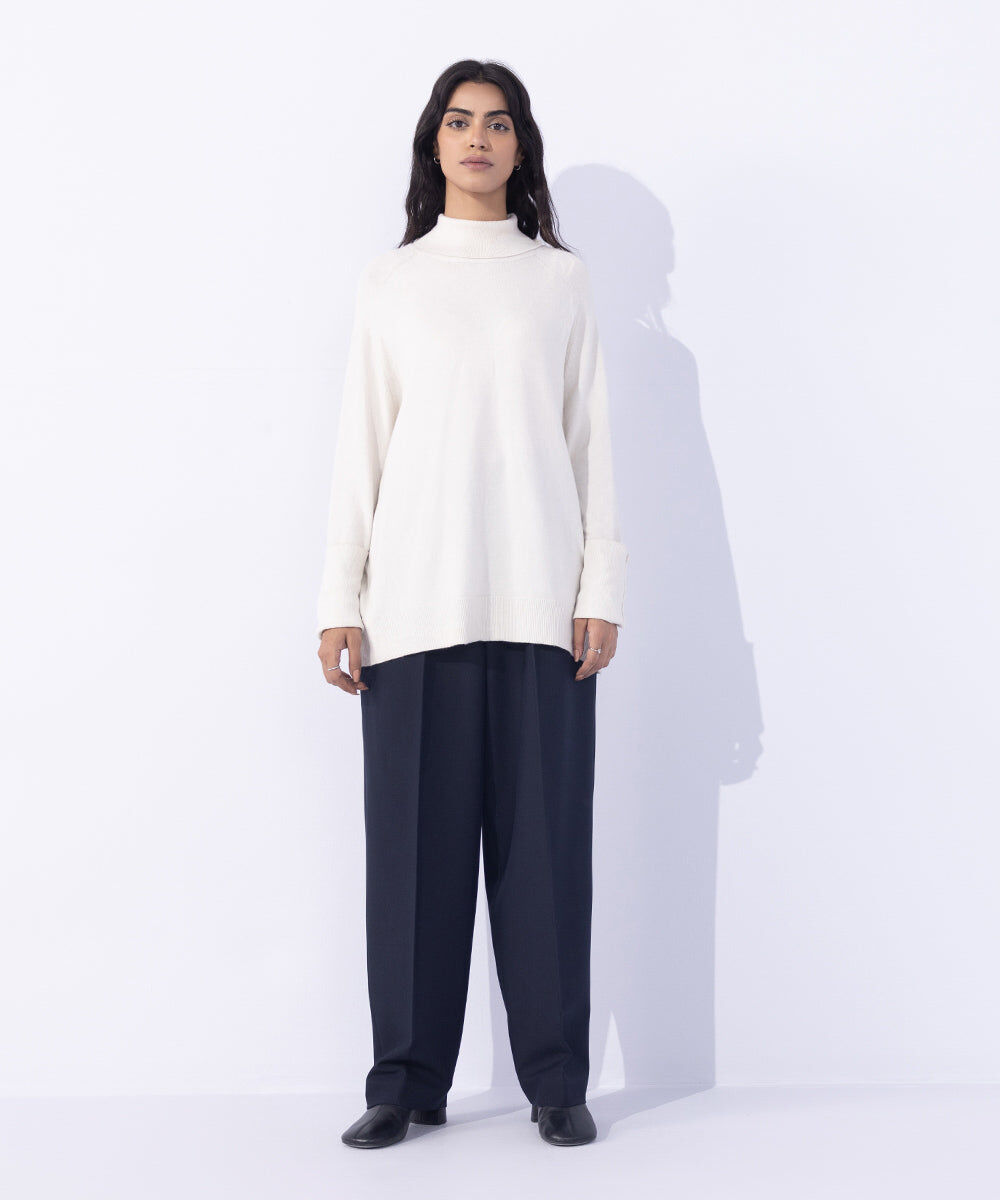 Woman - White Lightweight Raglan Sweater