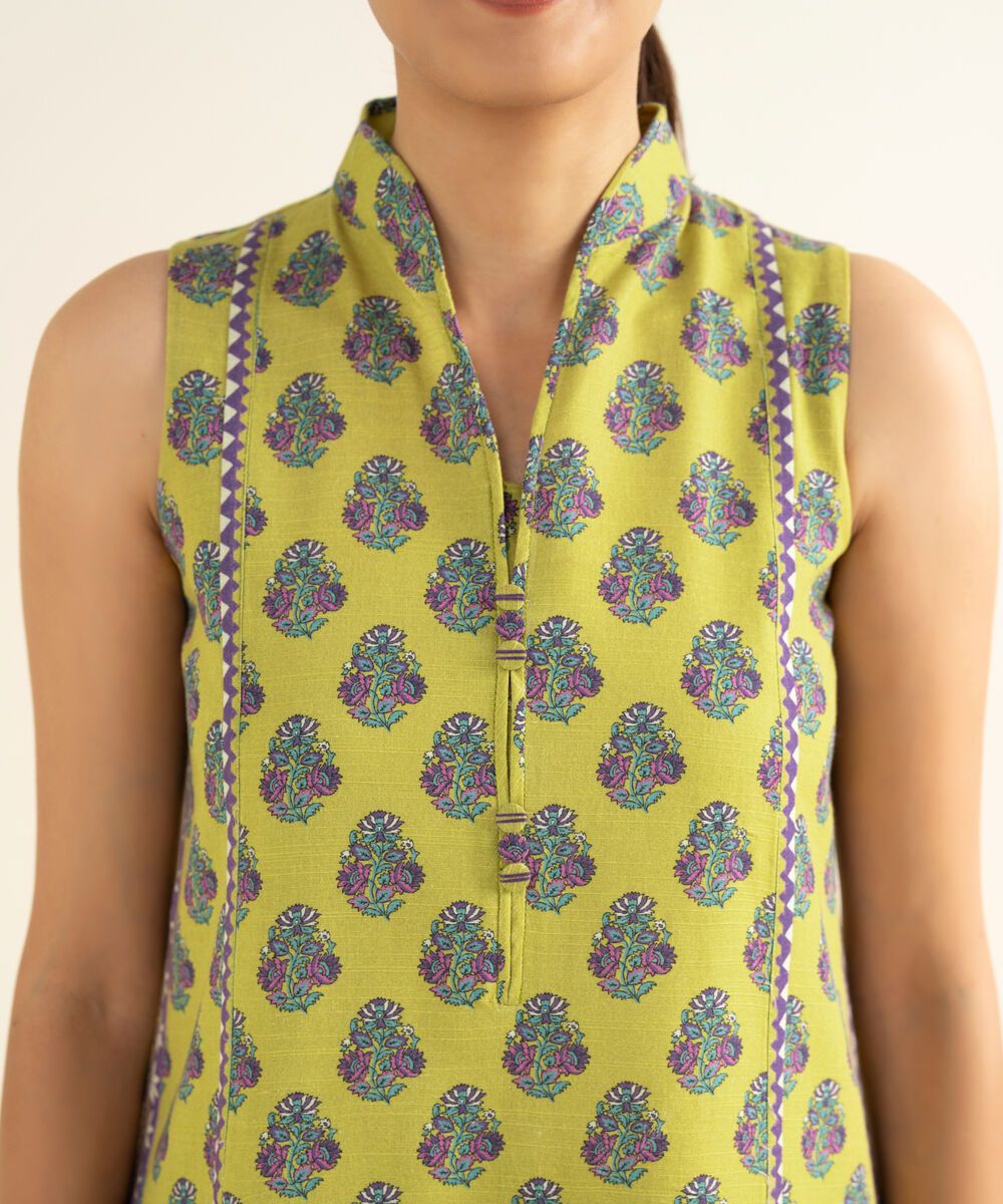 Women's Unstitched Light Khaddar Embroidered Multi 3 Piece Suit