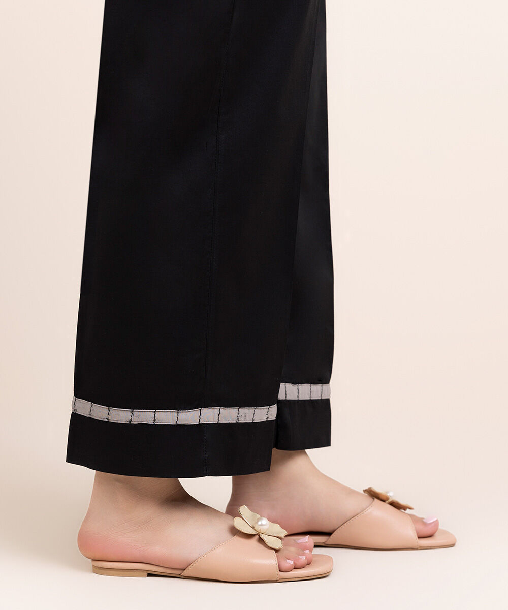 Woman - Black Solid Cambric Straight Pants