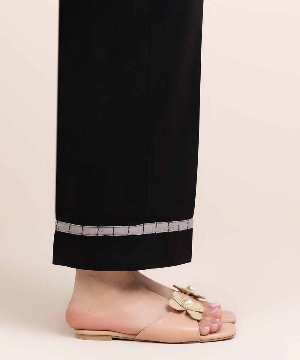 Woman - Black Solid Cambric Straight Pants