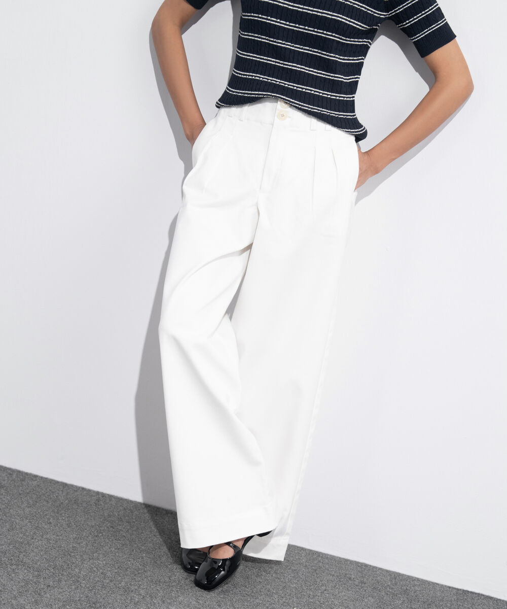 Women's Western Wear White Pleated Chino Trousers