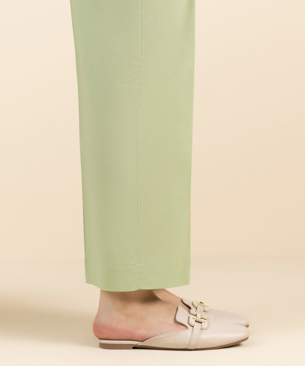 Woman - Green Solid Cambric Straight Pants