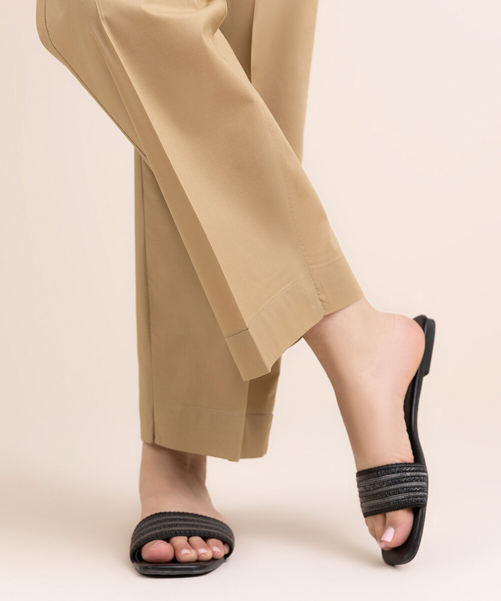 Woman - Beige Solid Cambric Straight Pants