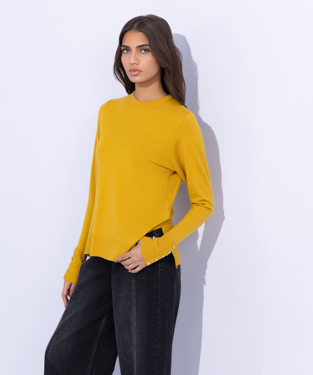Woman - Yellow Lightweight Sweater with Gold Buttons