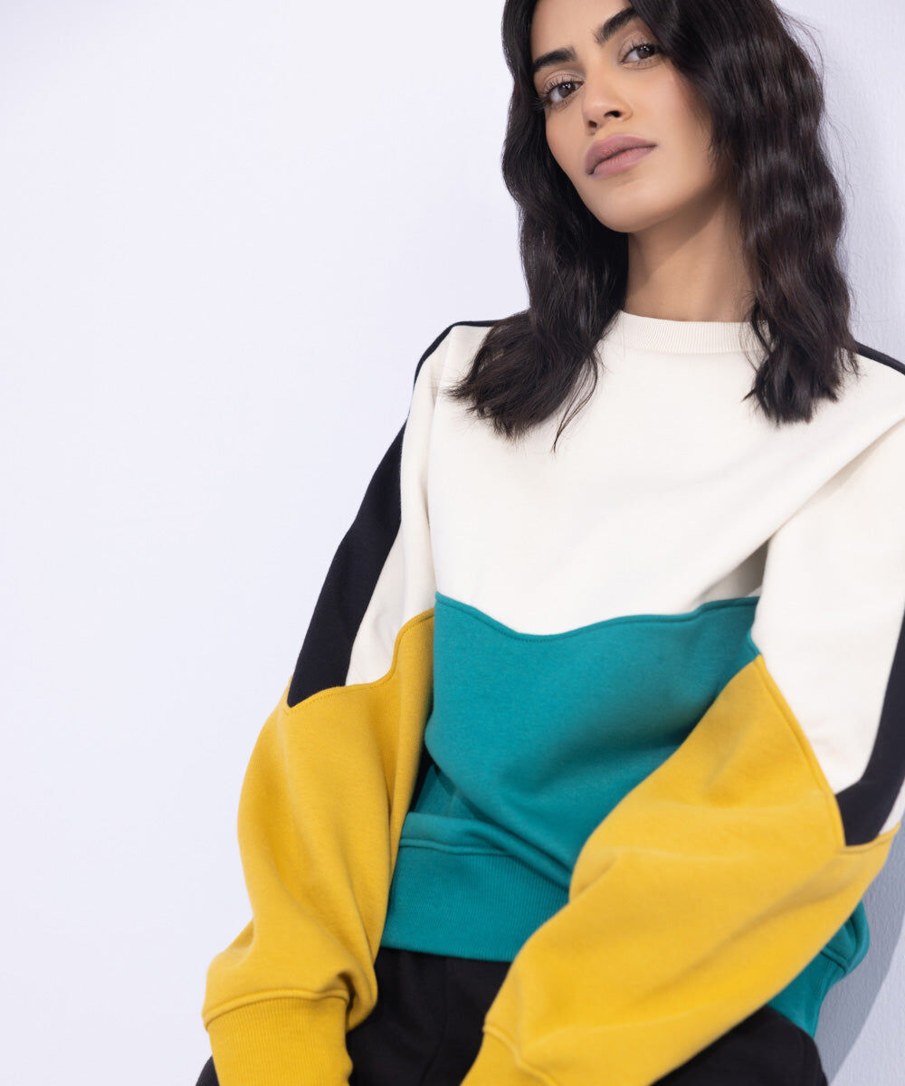 Woman - Multi Fleece Color Blocked Sweatshirt