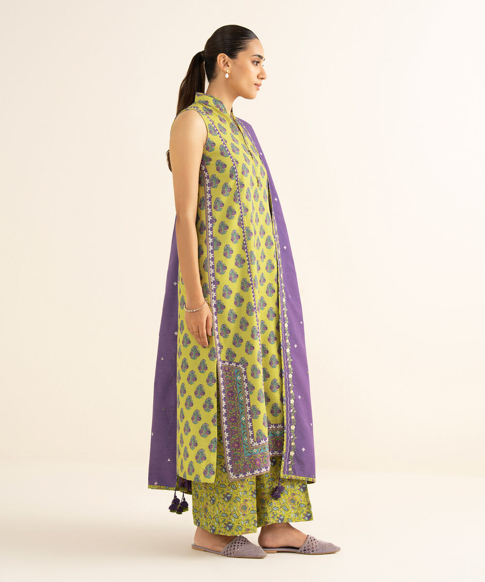 Women's Unstitched Light Khaddar Embroidered Multi 3 Piece Suit