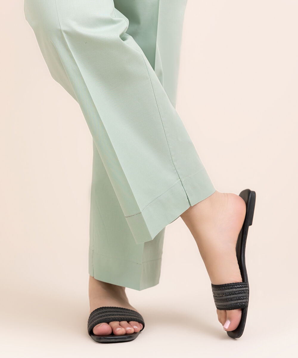 Woman - Green Solid Cambric Straight Pants