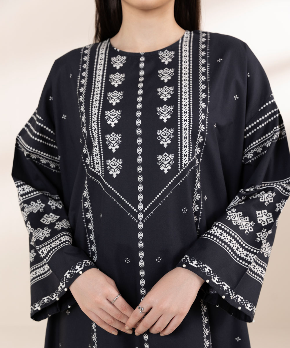 Women's Boxy Black Block Printing Design Shirt