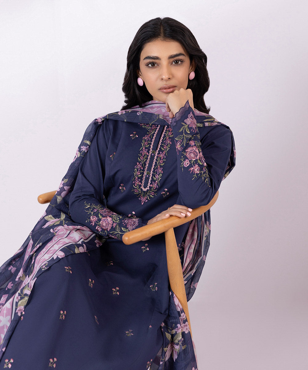 Women's Unstitched on SAPPHIRE END OF SEASON SALE UPTO 50% OFF